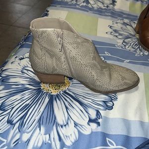 American Eagle outfitters boots